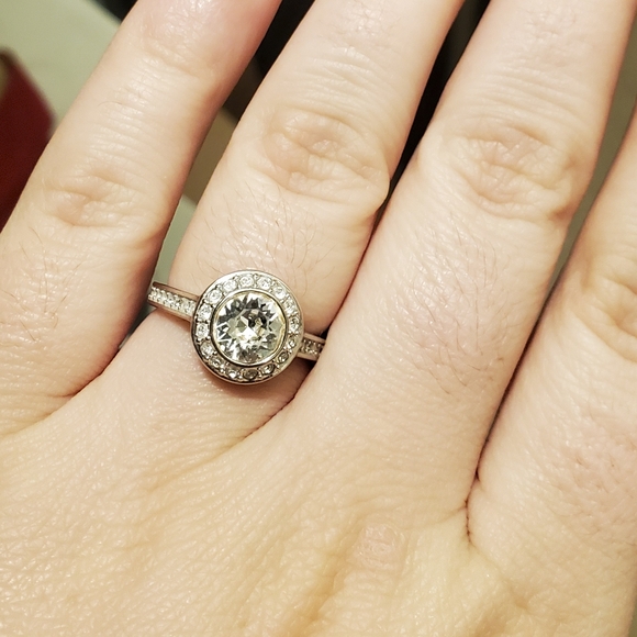 Swarovski Jewelry - Swarovski angelic white rhodium platted ring